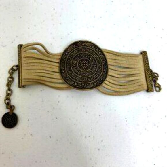 Lulus faux suede & metallic toggle clasp bracelet, taupe - Picture 5 of 5